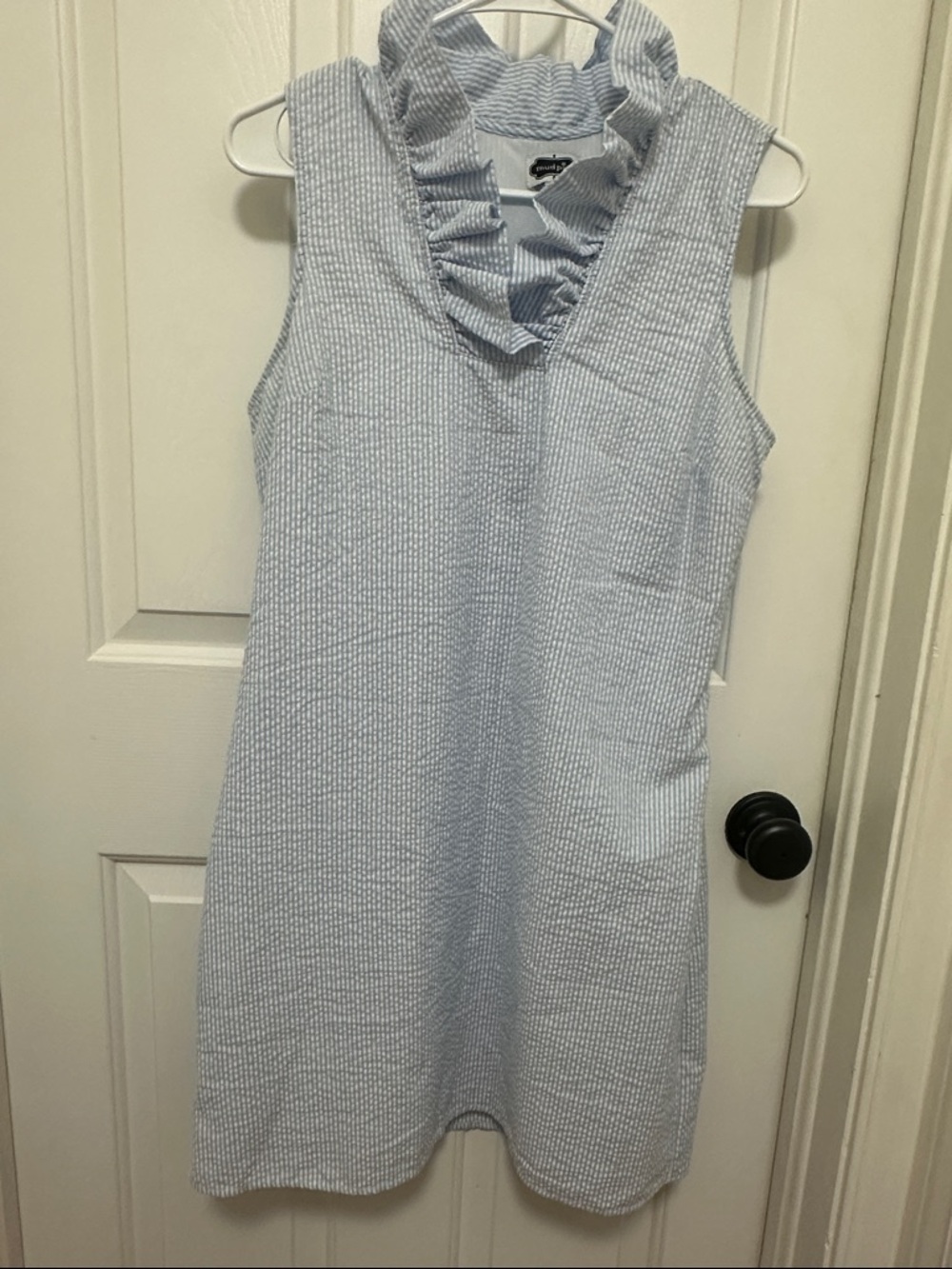 0070 Mud Pie Light Blue Seersucker Ruffle Neck Mini Dress size medium